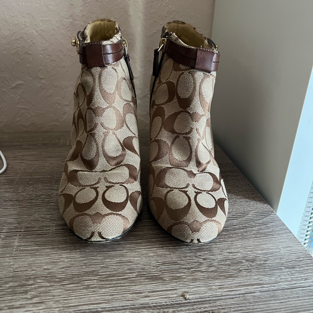 Coach Bennett Ankle Books in Khaki
